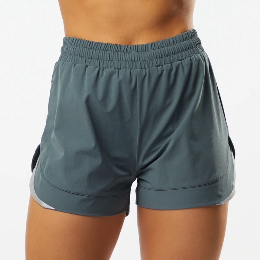 Alphalete Stride Short Porcelain Blue Gray Size XL